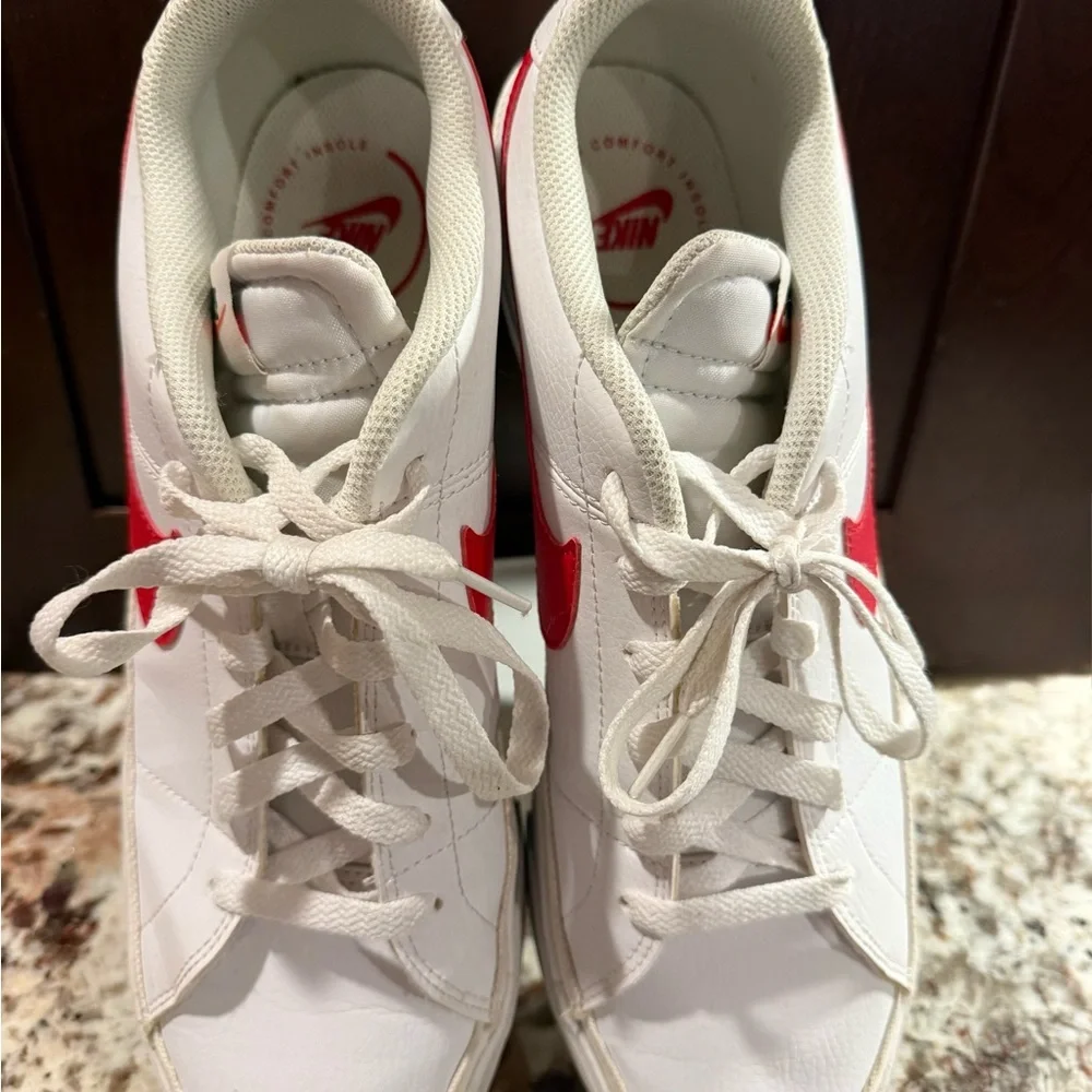 *PRE-OWNED* Nike Men's Size 12 Court Legacy Next Nature Leather Red Logo - Picture 3 of 9